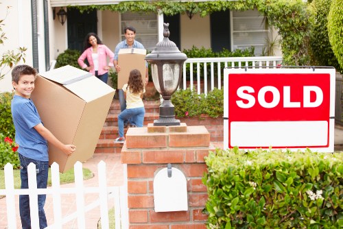 Flexible moving support in Finsbury with careful item handling